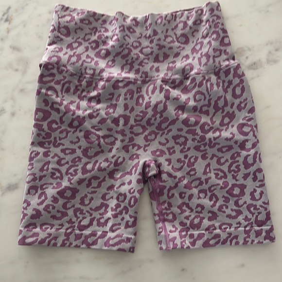 Leopard print biker shorts 😍 - Picture 2 of 3